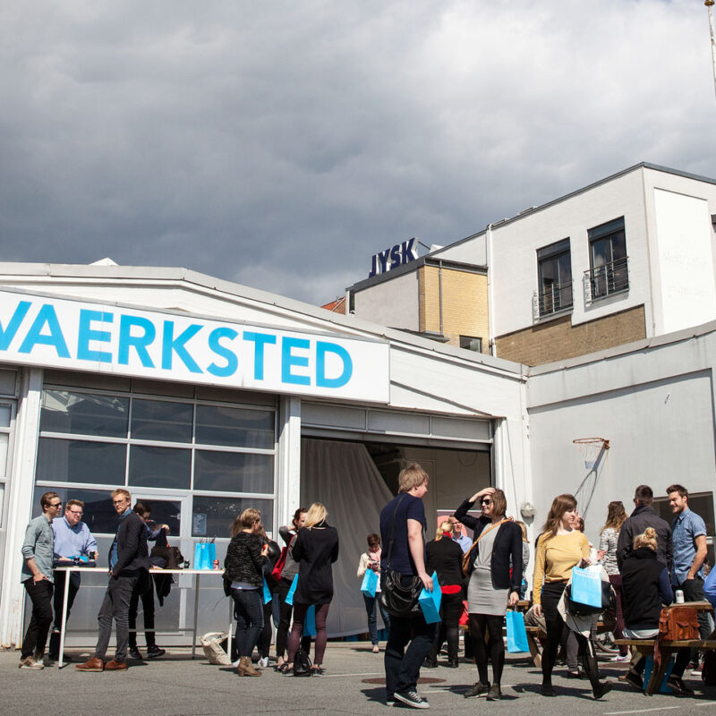 VAERKSTED-fredagsbar-og-masser-af-glade-gaester VAERKSTED-fredagsbar-og-masser-af-glade-gaester